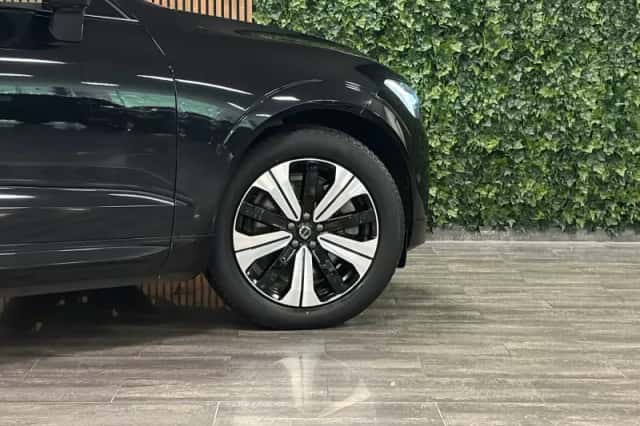 Volvo XC60 (2023) thumbnail 4