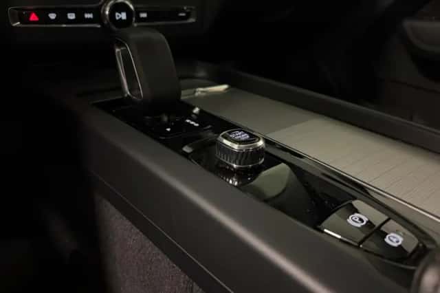Volvo XC60 (2023) thumbnail 44