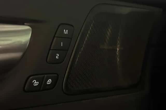 Volvo XC60 (2023) thumbnail 45