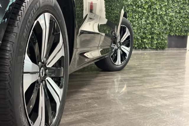 Volvo XC60 (2023) thumbnail 9