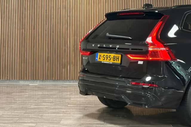 Volvo XC60 (2023) thumbnail 10