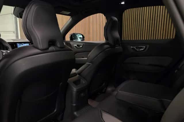 Volvo XC60 (2021) thumbnail 14