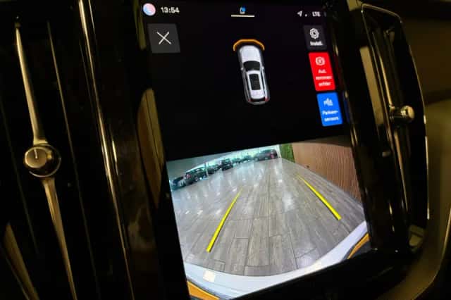 Volvo XC60 (2021) thumbnail 25