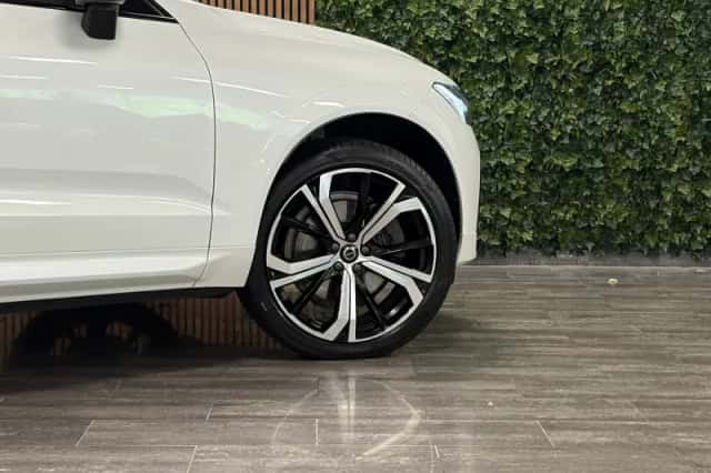 Volvo XC60 (2021) thumbnail 4