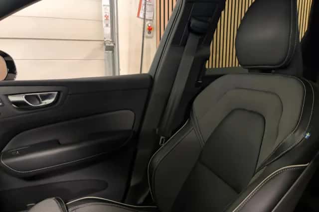 Volvo XC60 (2021) thumbnail 37