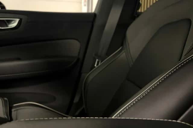 Volvo XC60 (2021) thumbnail 38