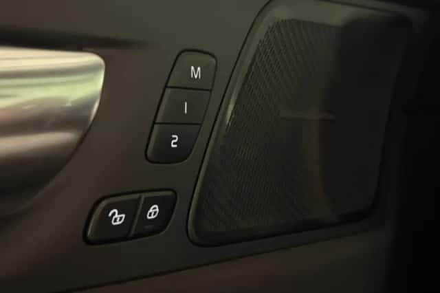 Volvo XC60 (2021) thumbnail 42