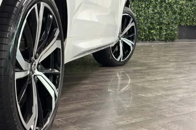 Volvo XC60 (2021) thumbnail 9