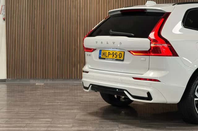 Volvo XC60 (2021) thumbnail 10