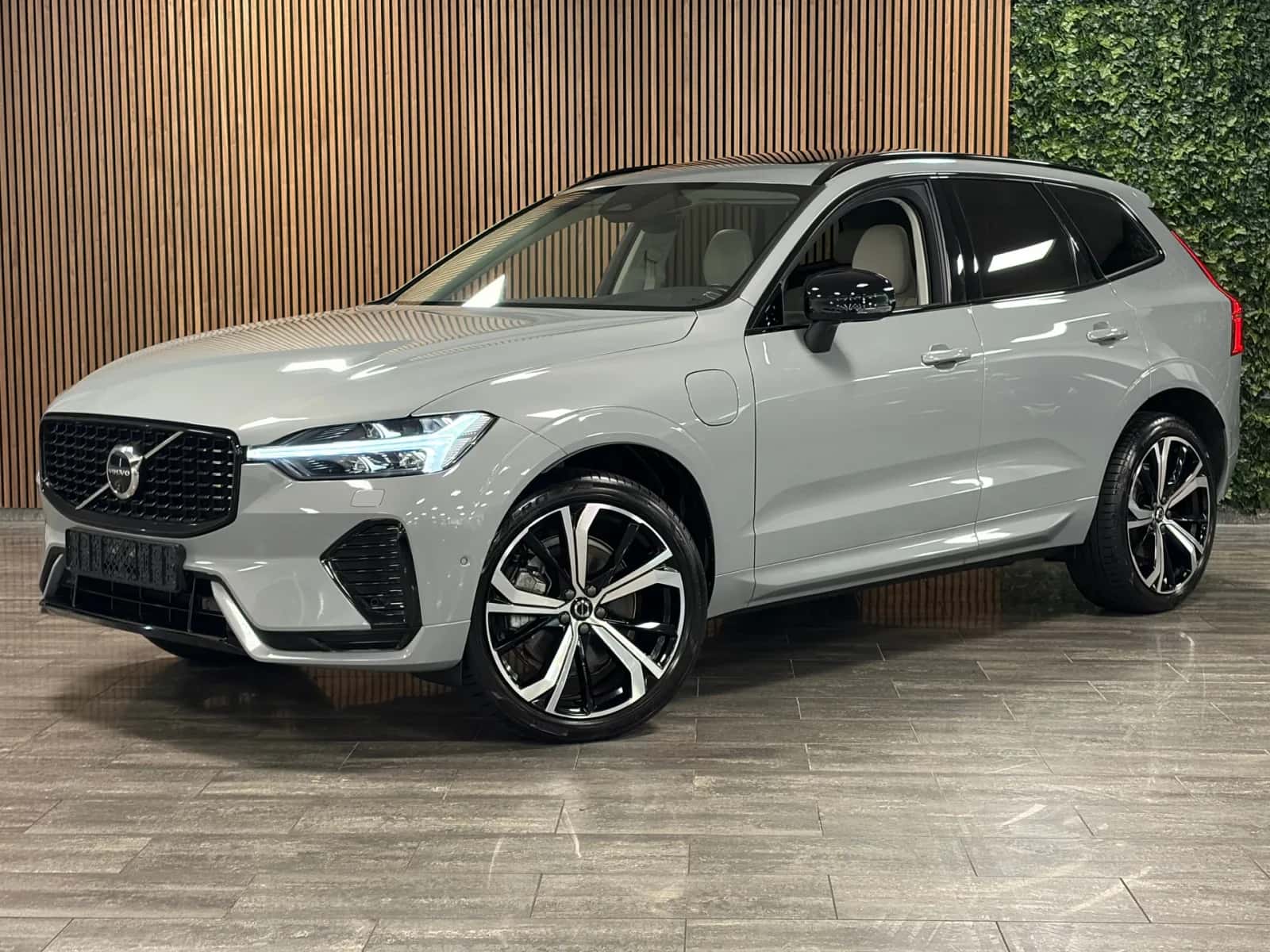 Volvo XC60 (2023) — foto 1