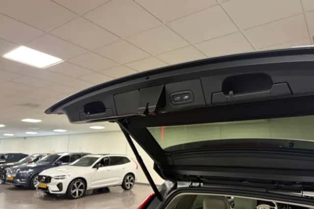 Volvo XC60 (2023) thumbnail 12