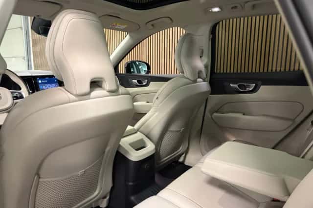 Volvo XC60 (2023) thumbnail 13