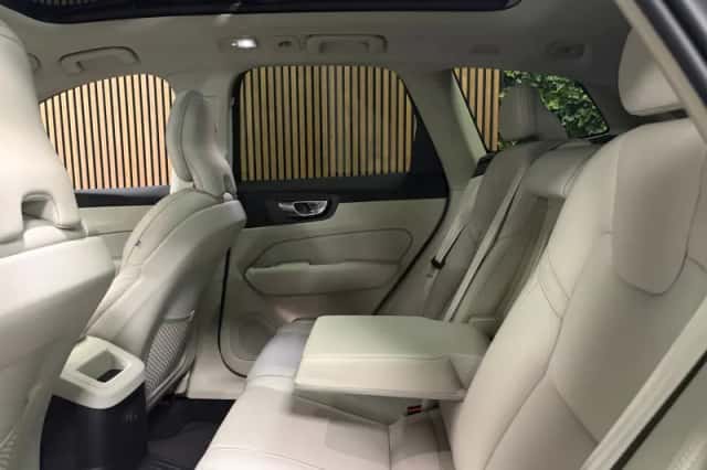 Volvo XC60 (2023) thumbnail 14