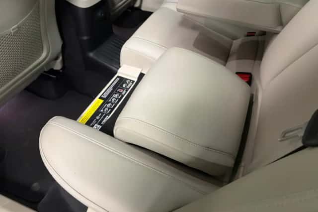 Volvo XC60 (2023) thumbnail 16