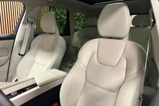 Volvo XC60 (2023) thumbnail 20