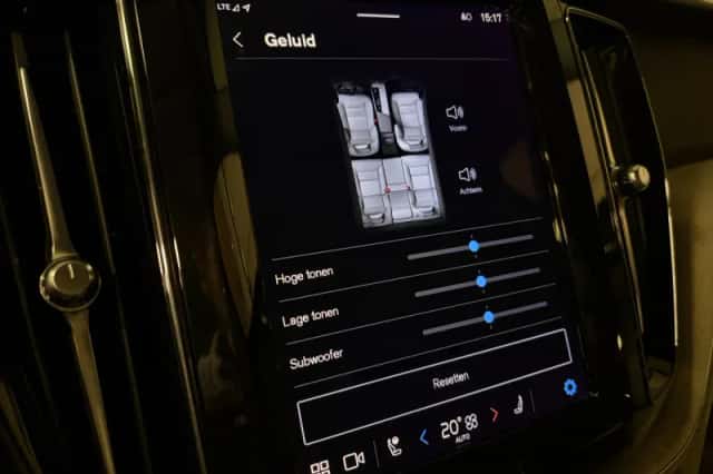 Volvo XC60 (2023) thumbnail 30