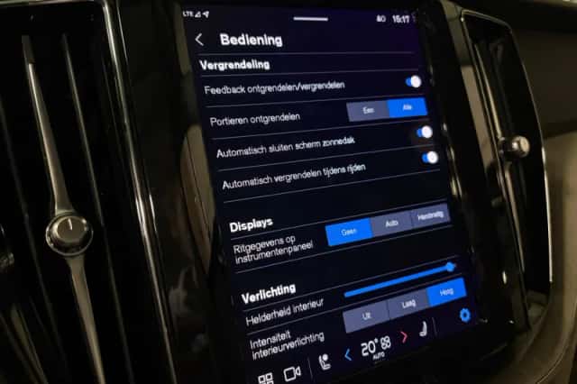 Volvo XC60 (2023) thumbnail 32