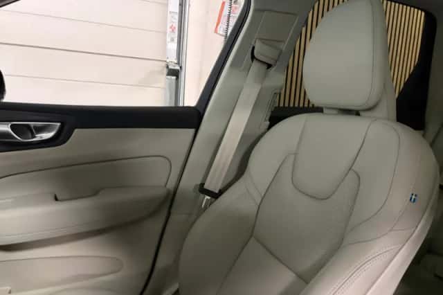 Volvo XC60 (2023) thumbnail 41