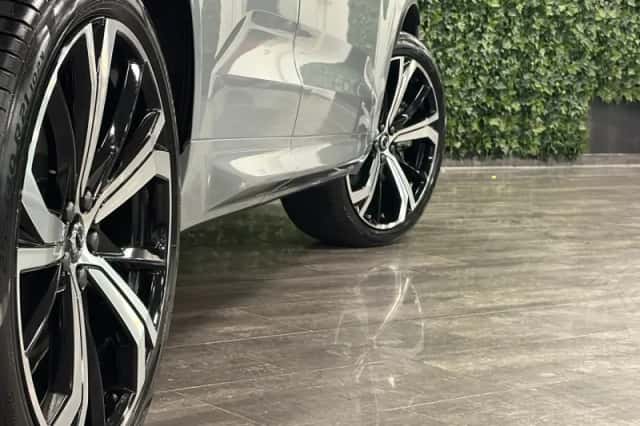 Volvo XC60 (2023) thumbnail 9
