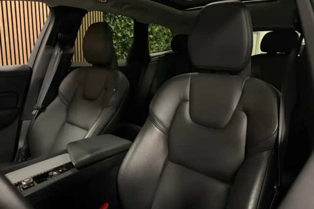 Volvo XC60 (2022) thumbnail 19