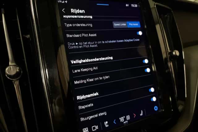 Volvo XC60 (2022) thumbnail 26