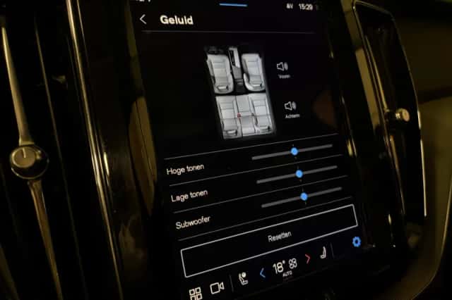 Volvo XC60 (2022) thumbnail 27