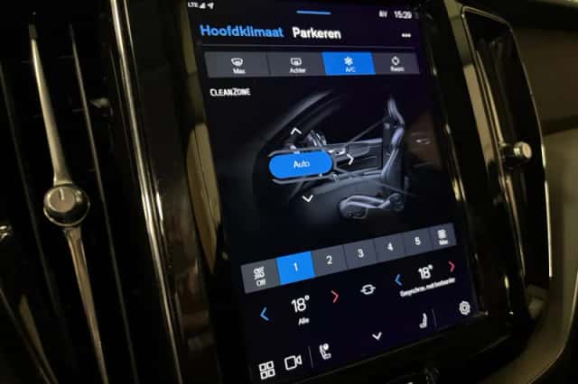 Volvo XC60 (2022) thumbnail 31