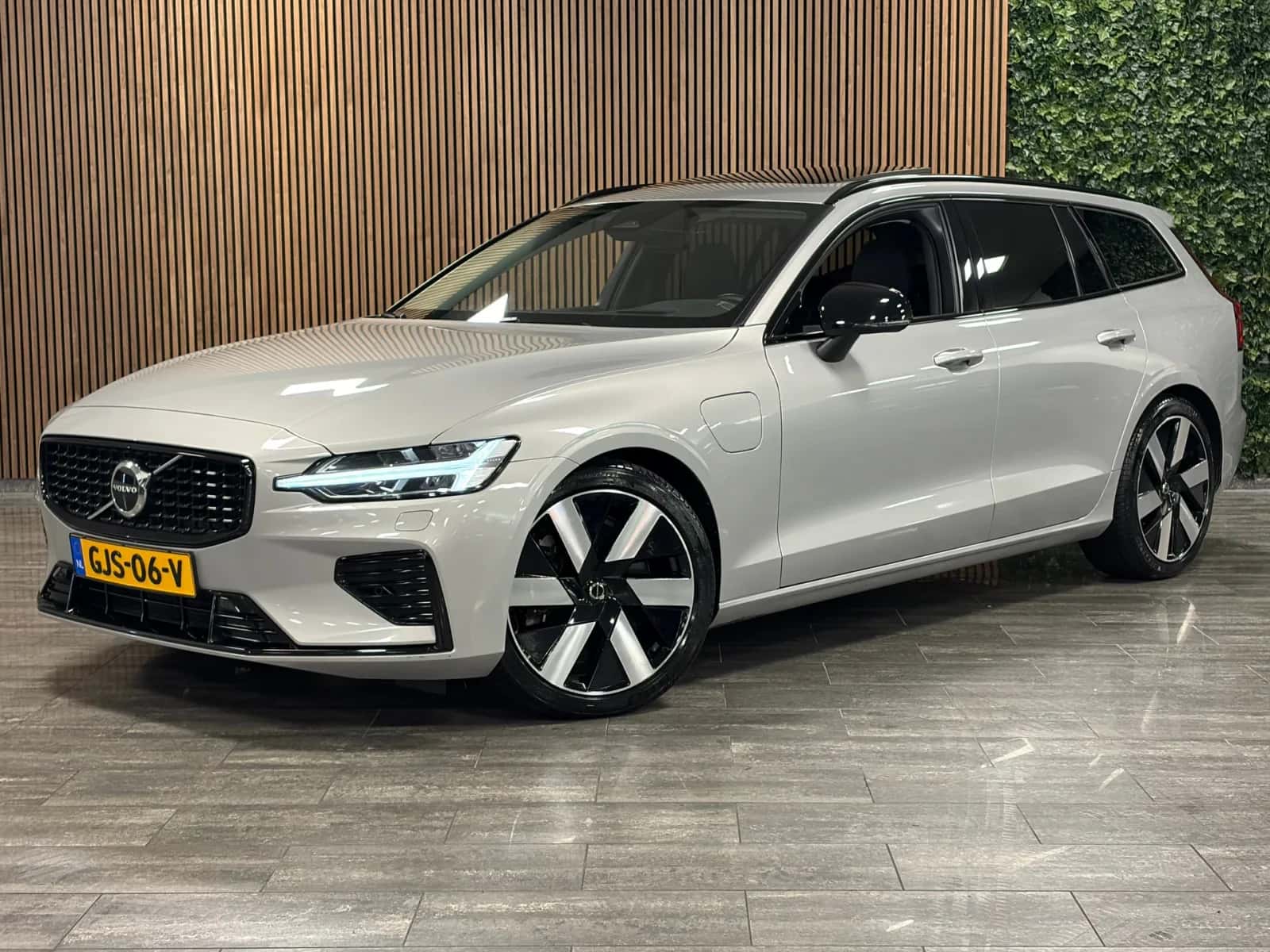 Volvo V60 (2024) — foto 1