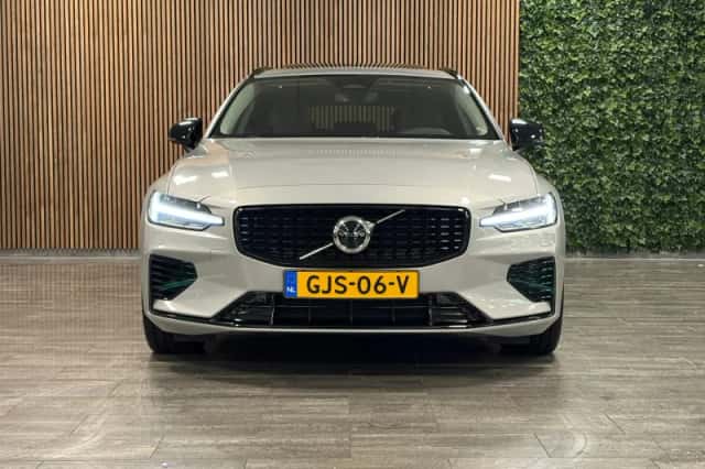 Volvo V60 (2024) thumbnail 2