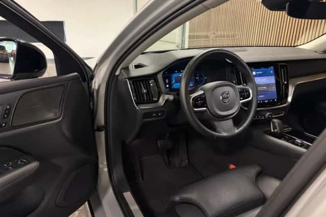 Volvo V60 (2024) thumbnail 18