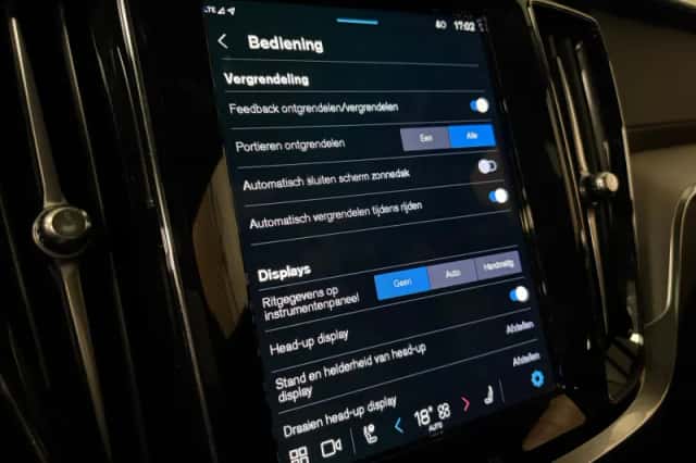Volvo V60 (2024) thumbnail 32