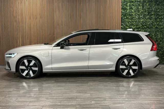 Volvo V60 (2024) thumbnail 5