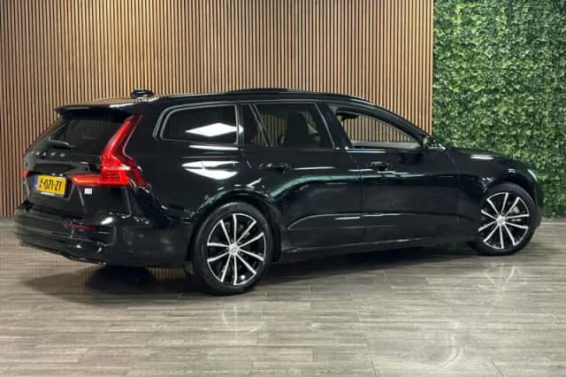 Volvo V60 (2024) thumbnail 3