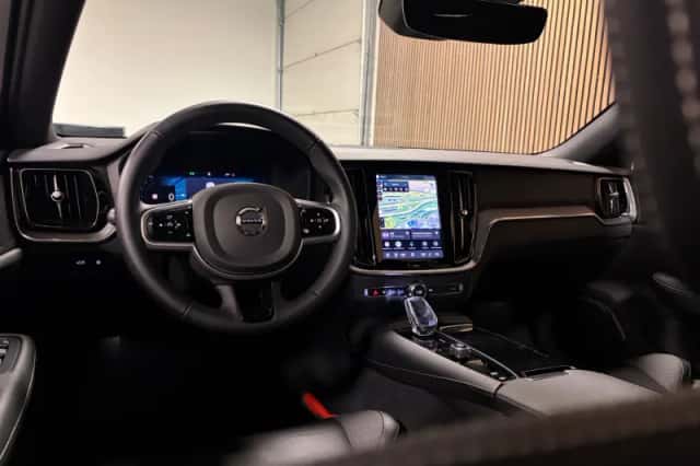 Volvo V60 (2025) thumbnail 18