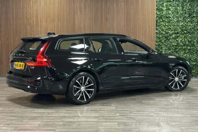 Volvo V60 (2025) thumbnail 3