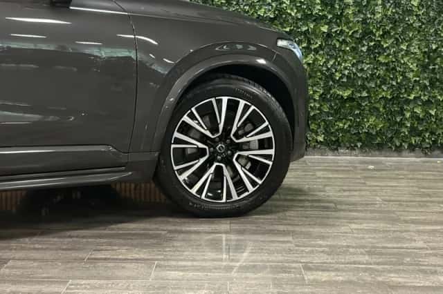 Volvo XC90 (2024) thumbnail 4