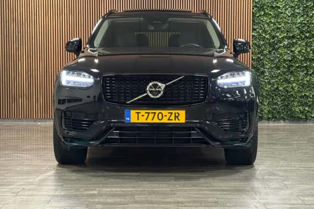 Volvo XC90 (2023) thumbnail 2
