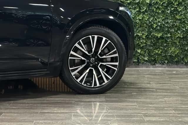 Volvo XC90 (2023) thumbnail 4