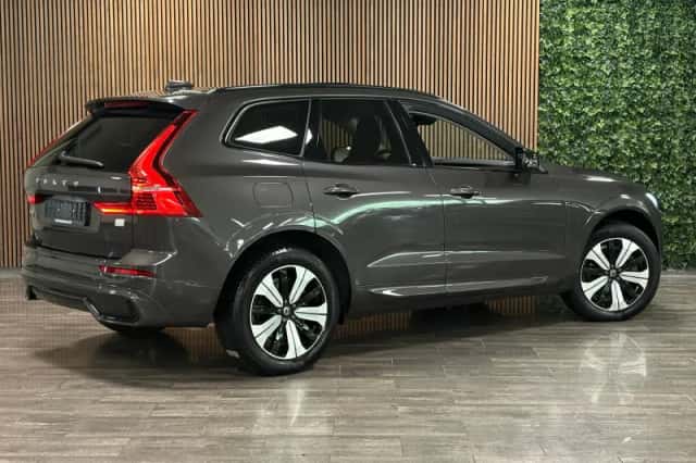 Volvo XC60 (2023) thumbnail 3