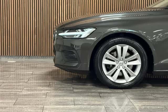 Volvo V60 (2022) thumbnail 6