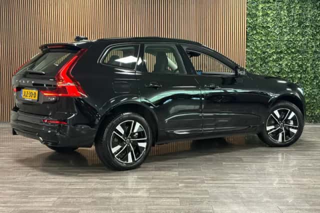 Volvo XC60 (2025) thumbnail 3