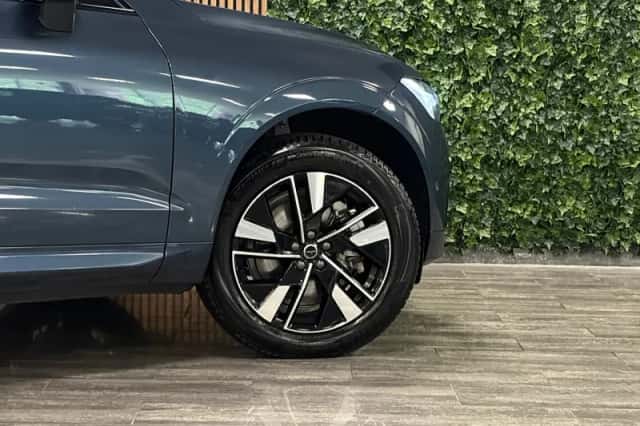 Volvo XC60 (2025) thumbnail 4