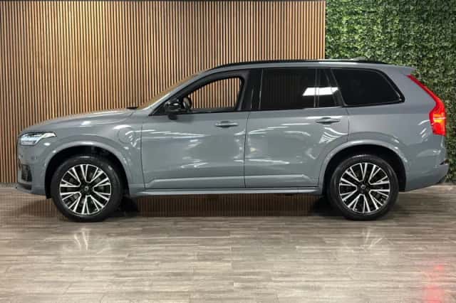 Volvo XC90 (2022) thumbnail 5
