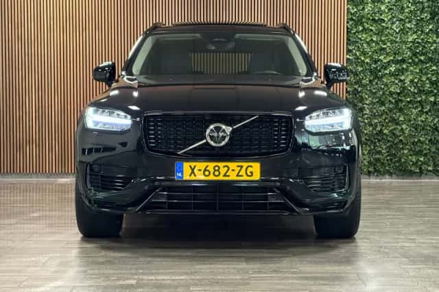 Volvo XC90 (2024) thumbnail 2