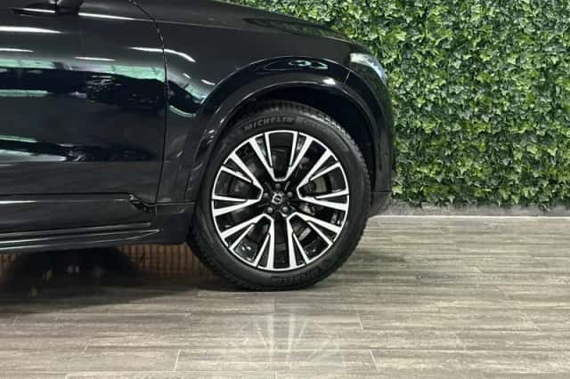 Volvo XC90 (2024) thumbnail 4