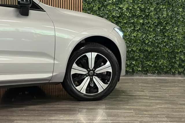 Volvo XC60 (2025) thumbnail 4