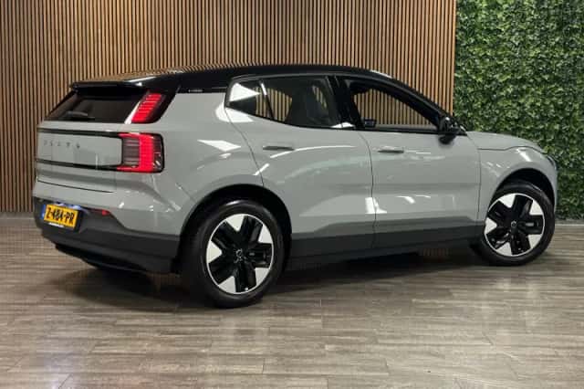 Volvo EX30 (2024) thumbnail 3