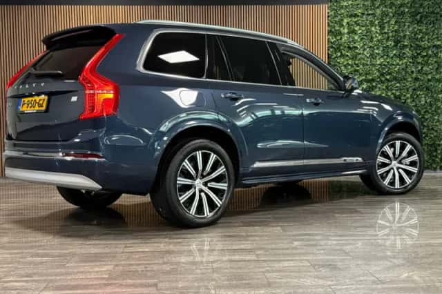 Volvo XC90 (2022) thumbnail 3