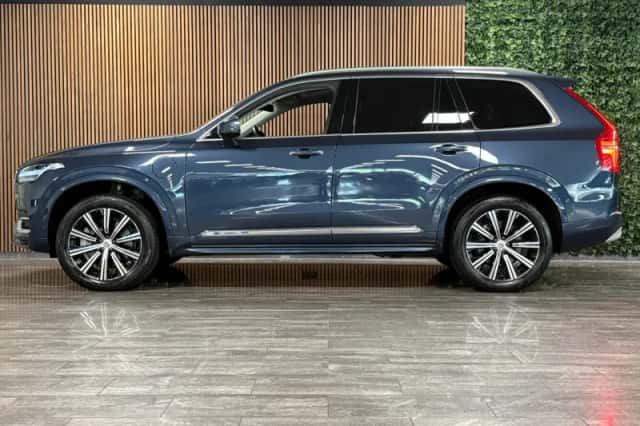 Volvo XC90 (2022) thumbnail 5