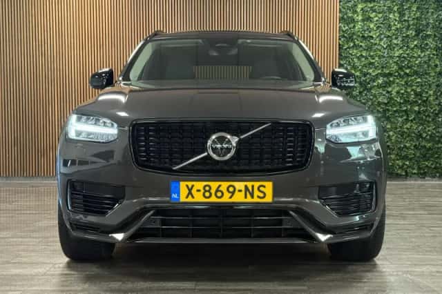 Volvo XC90 (2023) thumbnail 2